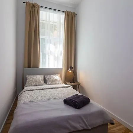 Cozy 2-bedroom Oasis In Central *